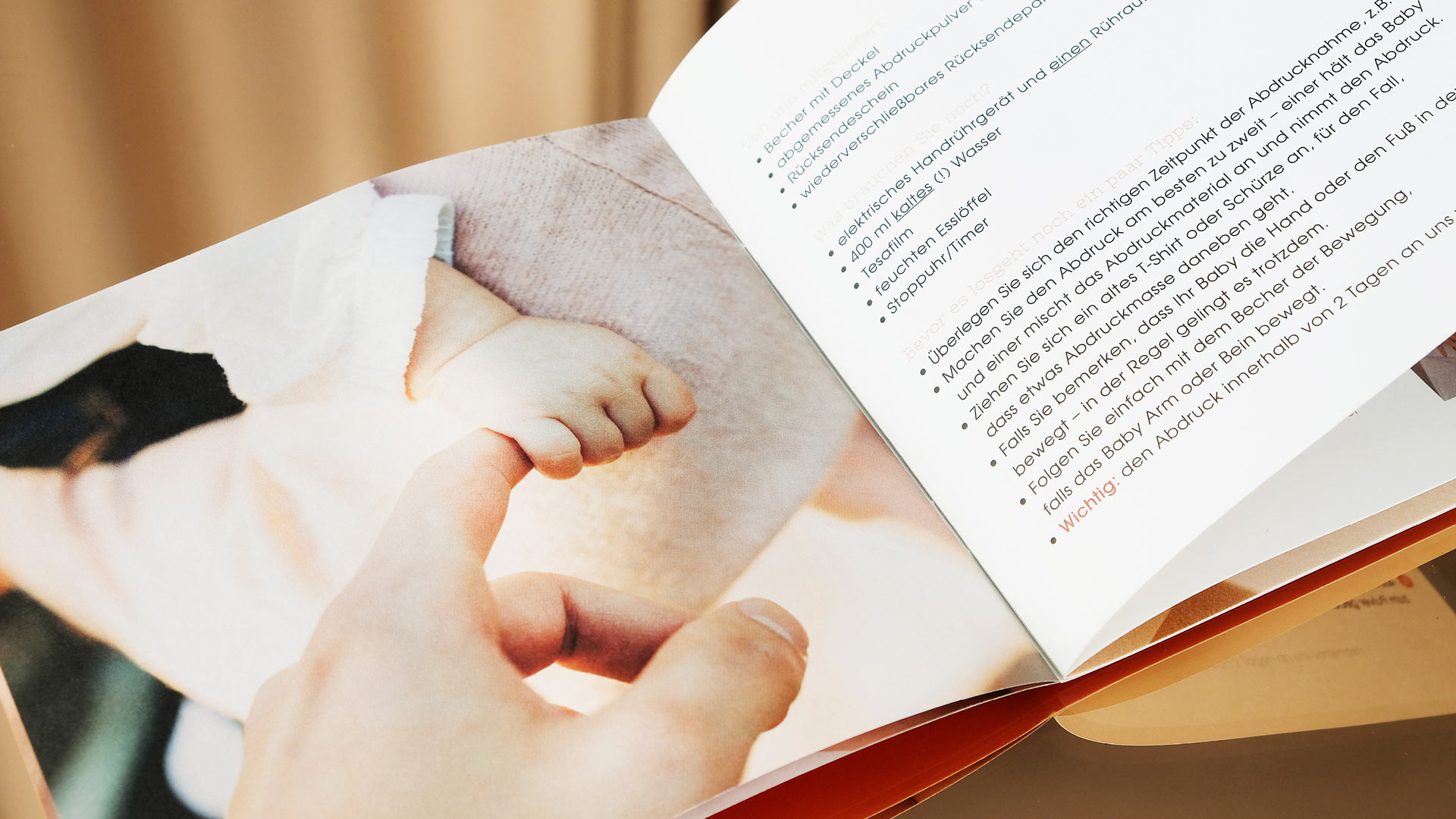 ACHATZ_COCCONELLI_jewelry_Schmuck_Markendesign_gebrauchsanweisung_babyhand