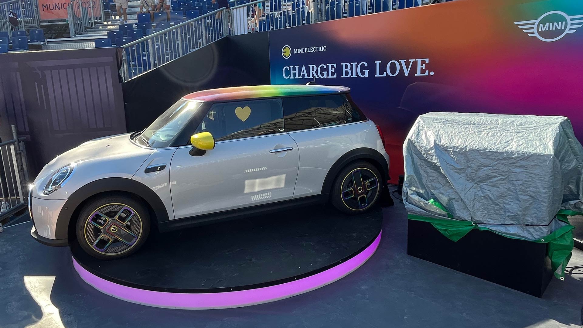 ACHATZ_MINI_Europeanchampionship2023_munich_brandactivation_eventdesign_djbooth_bigloveunited